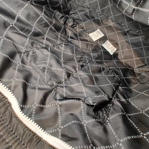 Steve Madden Puffy Quilted Black  ‘Blayzia’ Tote with wristlet! NWT Weekender! - Picture 11 of 16